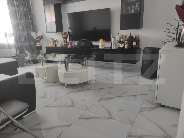 Apartament cu 3 camere decomandat, mobilat în Tomești