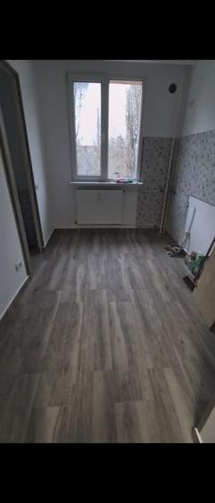 Apartament cu 3 camere semidecomandat în Brâncoveanu