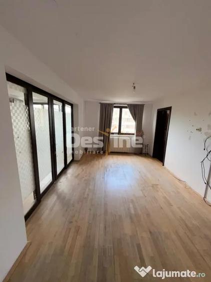 Apartament cu 4 camere decomandat în Crângași