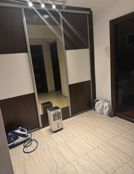 Apartament cu 3 camere decomandat în Prundu