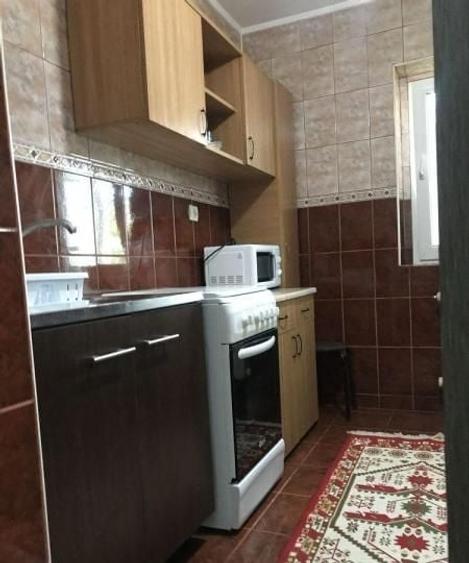 Apartament cu 2 camere decomandat, mobilat în Dacia