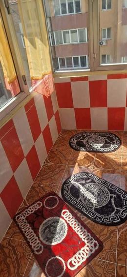 Apartament cu 2 camere decomandat în Petros