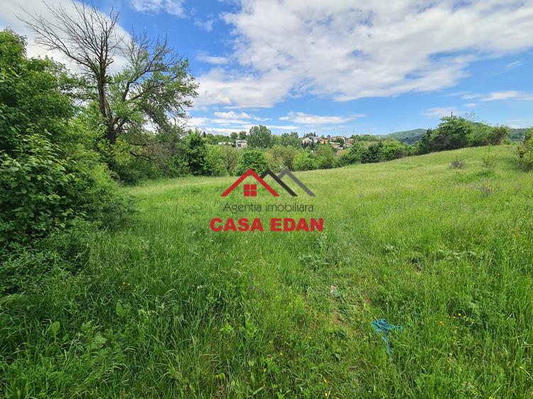 Teren intravilan de 4355 mp, în Câmpina