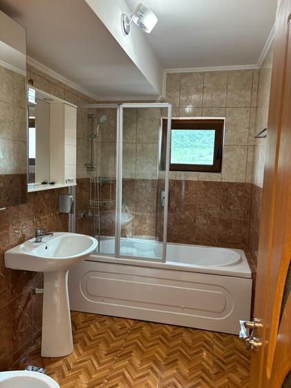 Apartament cu 2 camere decomandat în Rediu