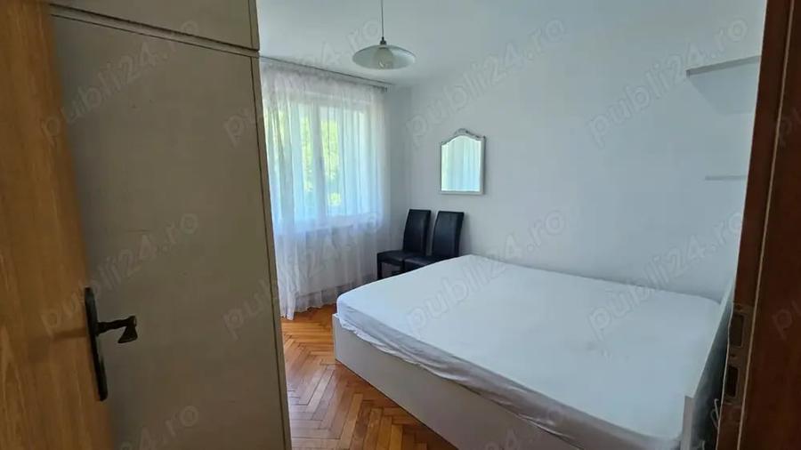 Apartament cu 4 camere decomandat în Tipografilor