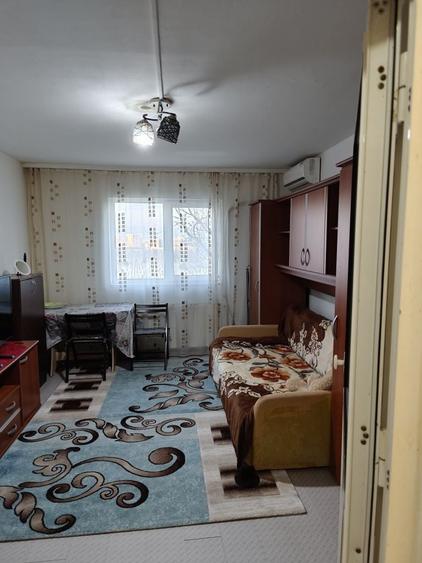 Garsonieră decomandată în Energia
