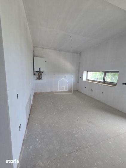 Casă cu 5 camere cu Teren 250 Mp în Axente Sever