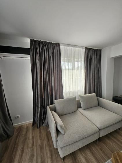 Apartament cu 3 camere decomandat, mobilat în Titan