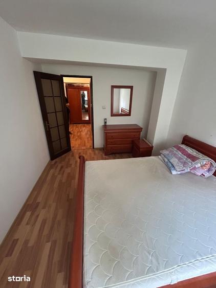 Apartament cu 2 camere decomandat în Podu Roș