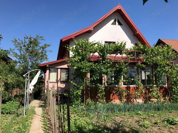 Casă cu 6 camere în Lilieci