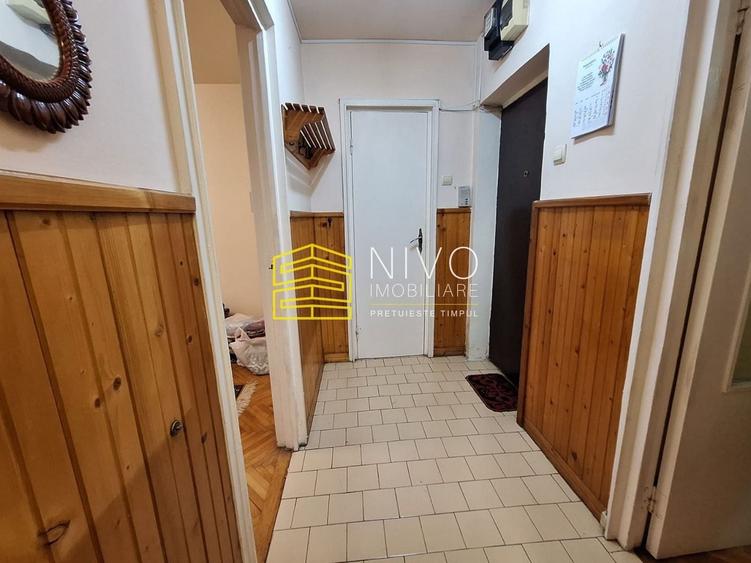 Apartament cu 3 camere semidecomandat în Budai
