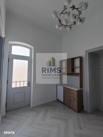 Casă cu 5 camere cu Teren 354 Mp în Ultracentral