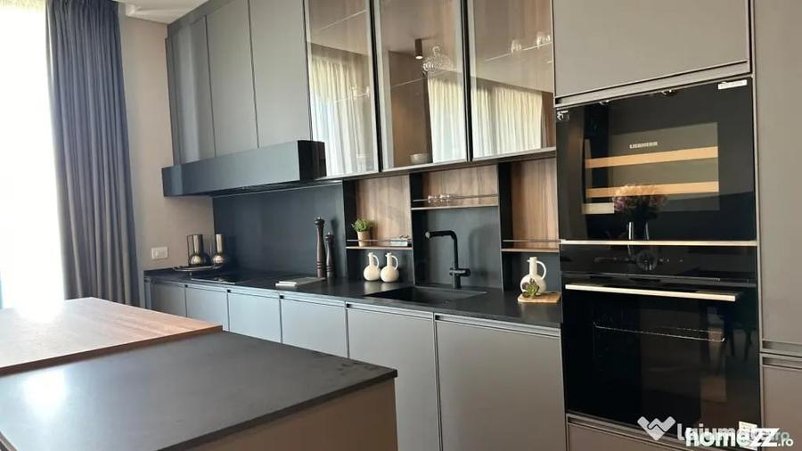 Apartament cu 4 camere semidecomandat în Floreasca