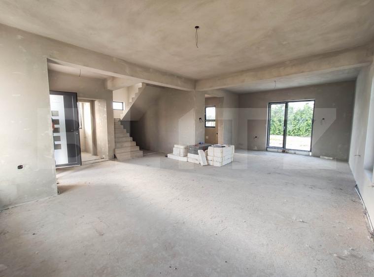 Casă individuală cu 6 camere cu Teren 525 Mp în Păulești