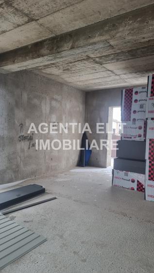 Casă individuală cu 6 camere cu Teren 450 Mp în Central