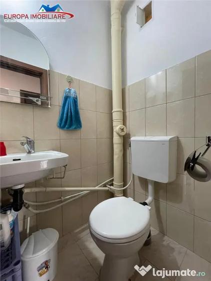 Apartament cu 3 camere decomandat în E3