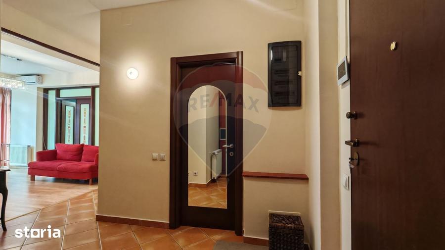 Apartament cu 3 camere, mobilat în Aviatorilor