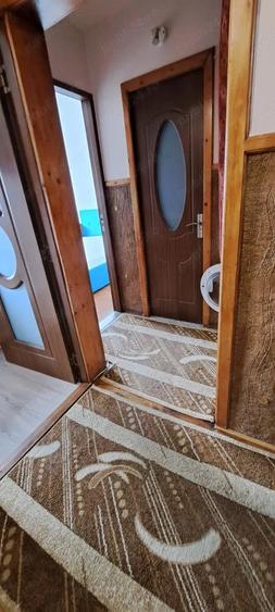 Apartament cu 3 camere decomandat în Girocului