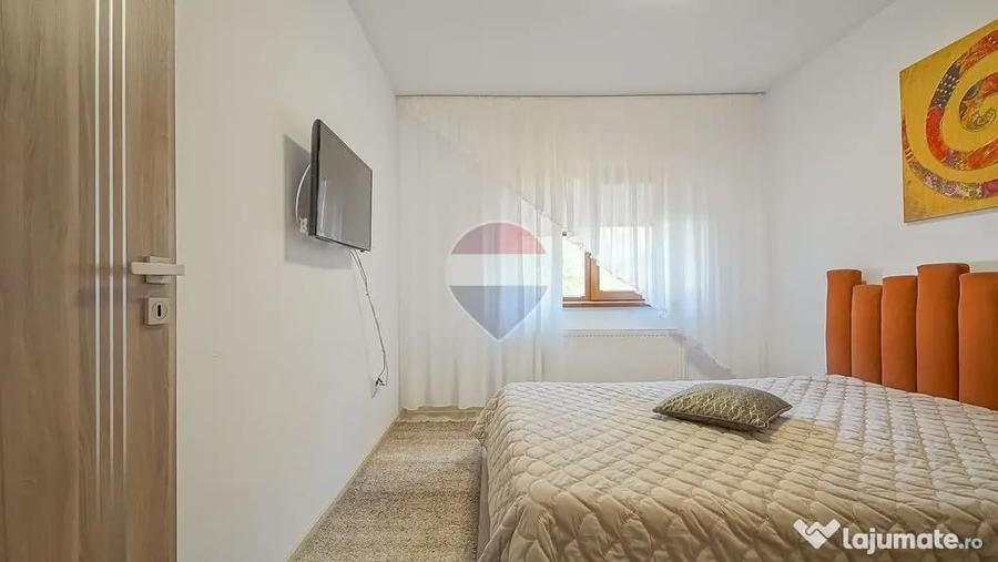 Apartament cu 4 camere decomandat în Clăbucet