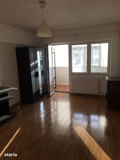 Apartament cu 3 camere în Tei