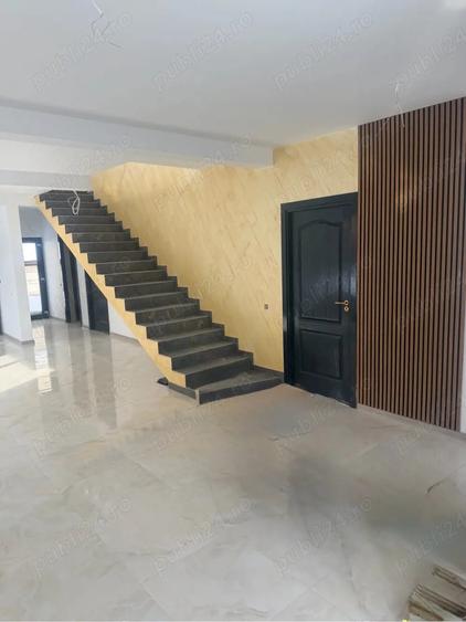 Casă cu 3 camere cu Teren 400 Mp în Costi