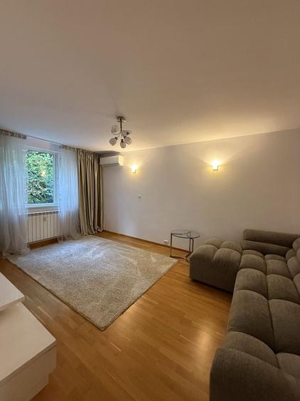 Apartament cu 3 camere decomandat în Domenii