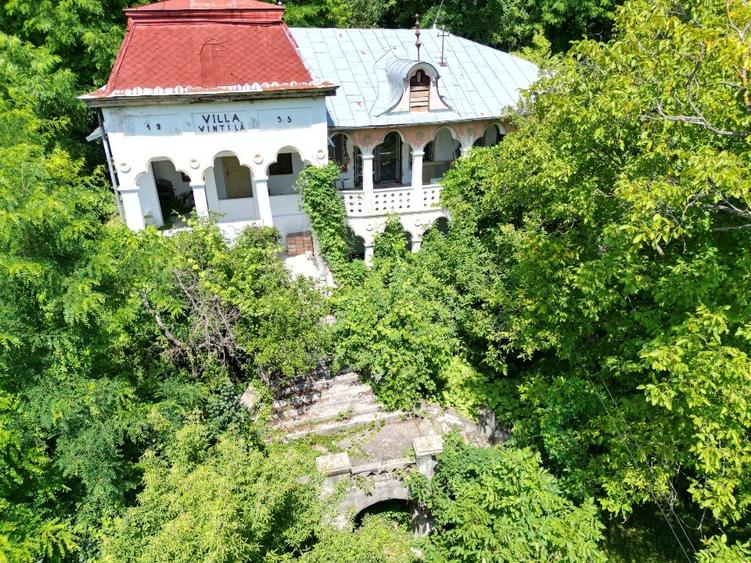 Casă individuală cu 5 camere cu Canalizare în Chiojdeanca
