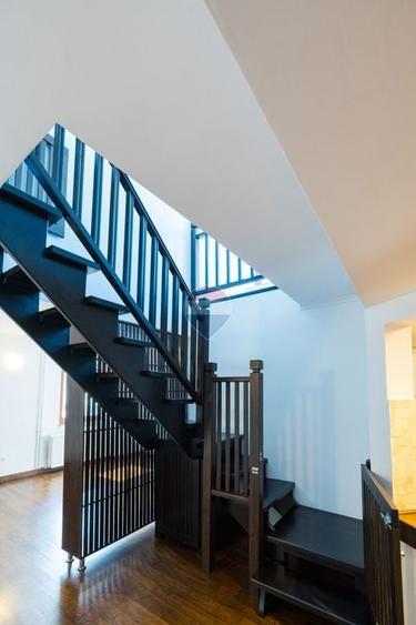 Apartament cu 5 camere decomandat în 15 Noiembrie