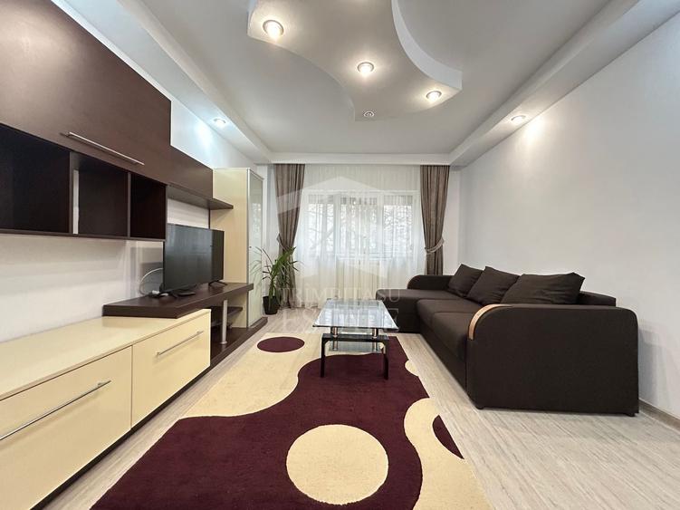 Apartament cu 3 camere decomandat, mobilat în Dacia