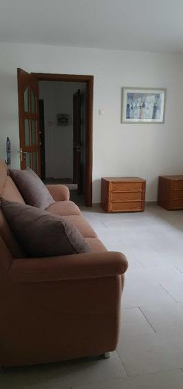 Apartament cu 3 camere semidecomandat în Central — fotografia 3