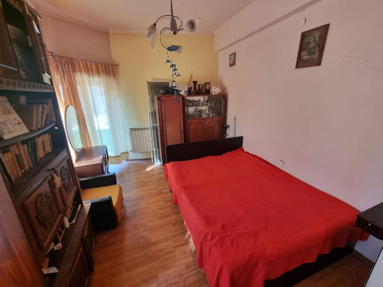 Apartament cu 3 camere semidecomandat în Ultracentral