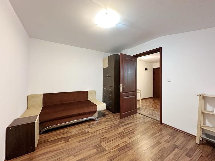 Garsonieră decomandată în Central