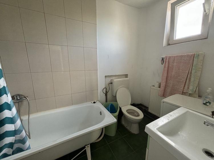 Casă individuală cu 4 camere cu Canalizare în Mehala