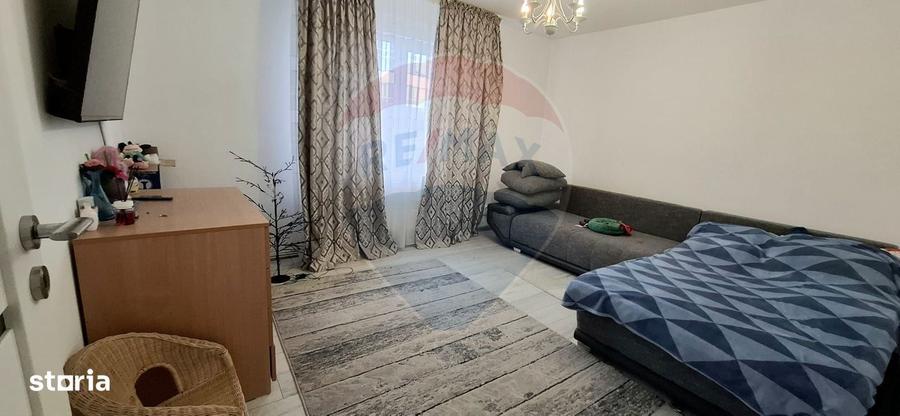 Casă cu 5 camere cu Teren 430 Mp în Central