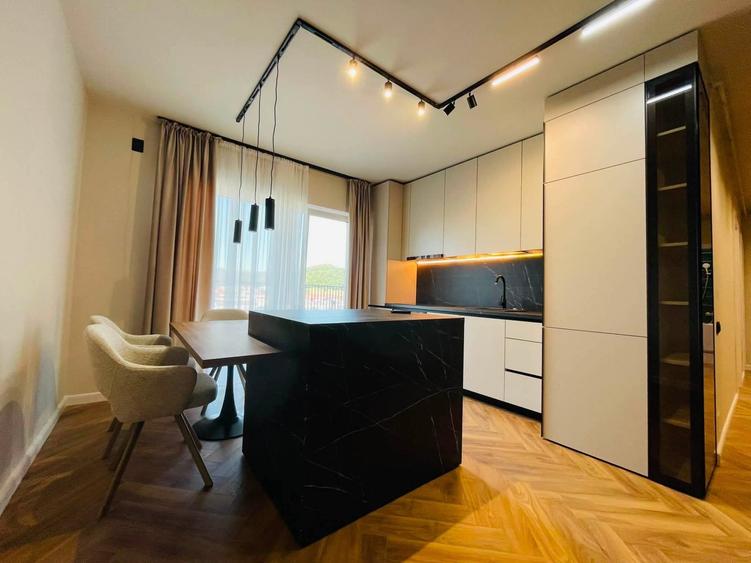 Apartament cu 3 camere semidecomandat, mobilat în Florești
