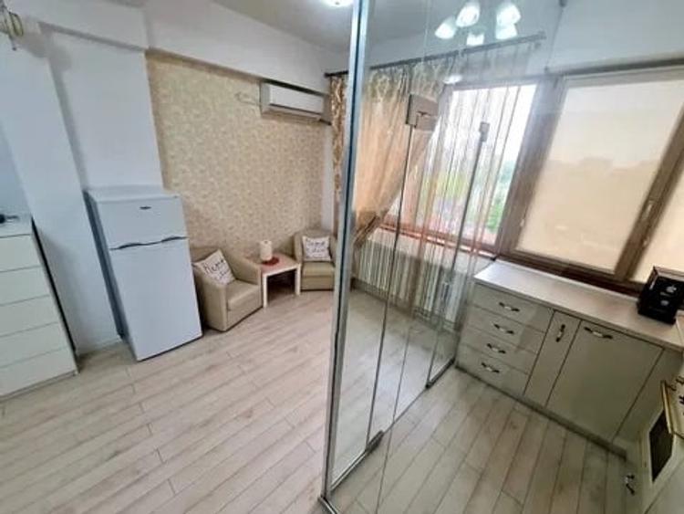 Garsonieră decomandată, mobilată în Tătărași