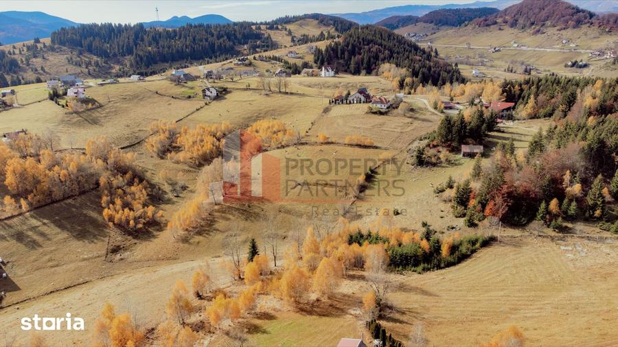 Teren de 4681 mp, în Fundata