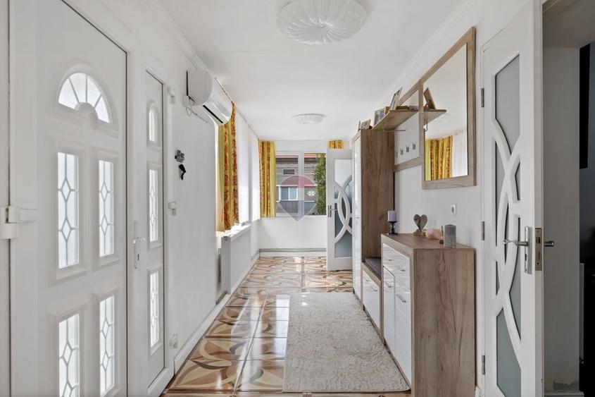 Casă individuală cu 2 camere cu Teren 326 Mp în Central