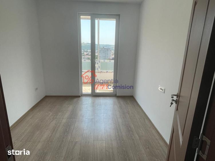 Apartament cu 4 camere decomandat în Păcurari