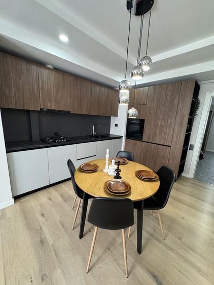 Apartament cu 3 camere decomandat în Tunari