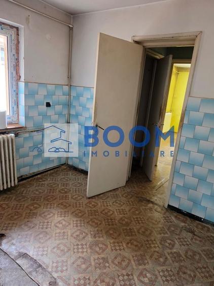 Apartament cu 4 camere decomandat în Traian