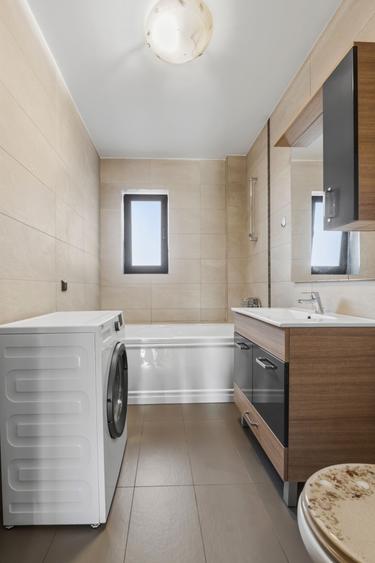 Apartament cu 3 camere decomandat în Sud