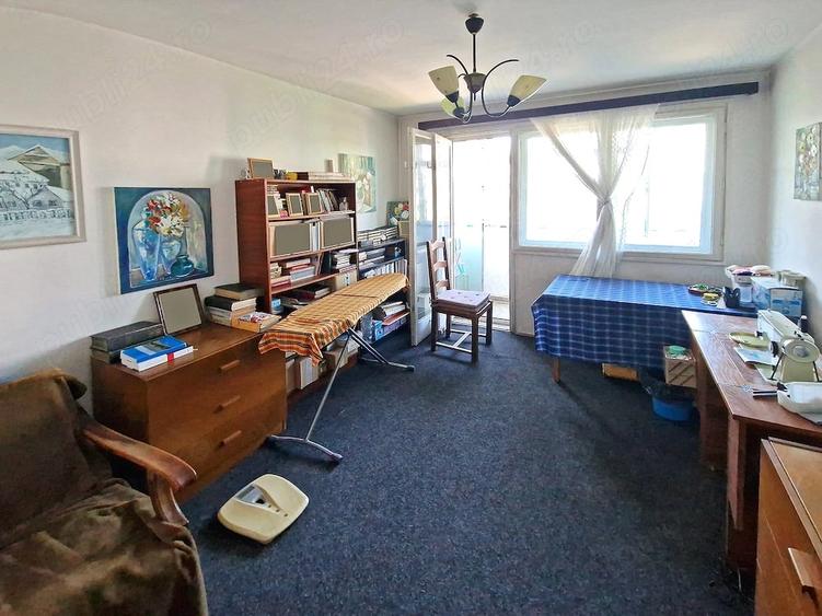 Apartament cu 3 camere semidecomandat în Giulești