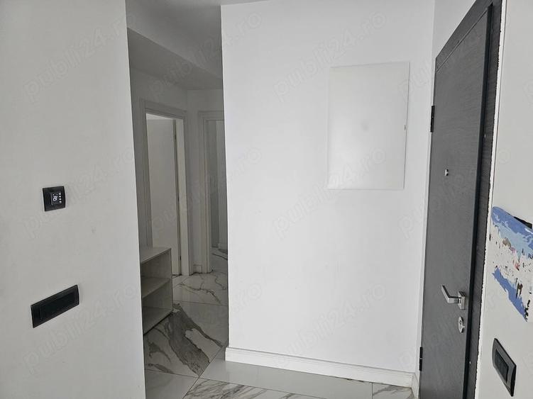 Apartament cu 3 camere decomandat în Exterior Vest