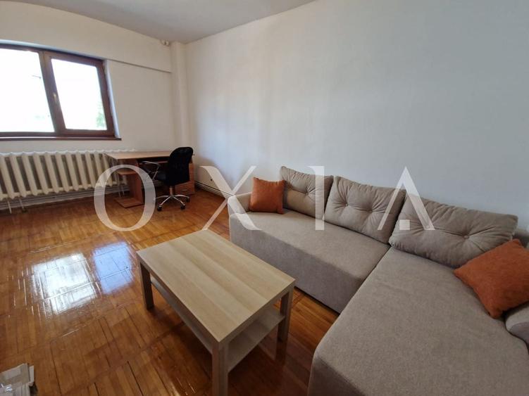 Apartament cu 3 camere decomandat, mobilat în Gheorghe Lazăr