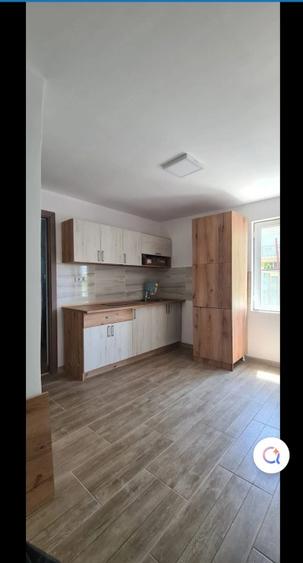 Casă individuală cu 3 camere cu Teren 100 Mp în Piața Centrală
