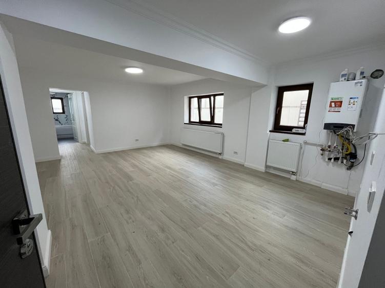 Apartament 2 camere | Curte privata 100mp | Damaroaia | Jiului - 1