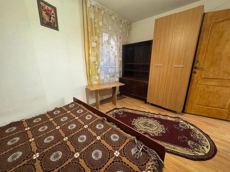 Garsonieră decomandată în 1 Mai