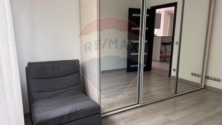 Apartament cu 3 camere semidecomandat, mobilat în Mărăști