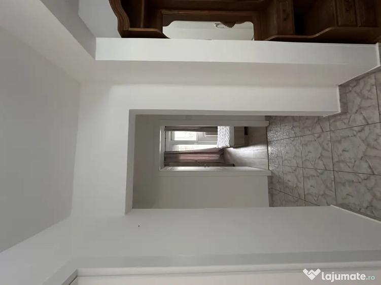Apartament cu 3 camere decomandat în Iosia